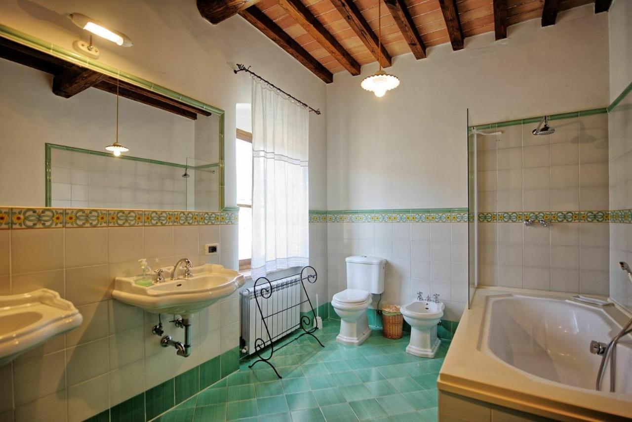 Villa Capolona By Posarellivillas Calbenzano Bagian luar foto