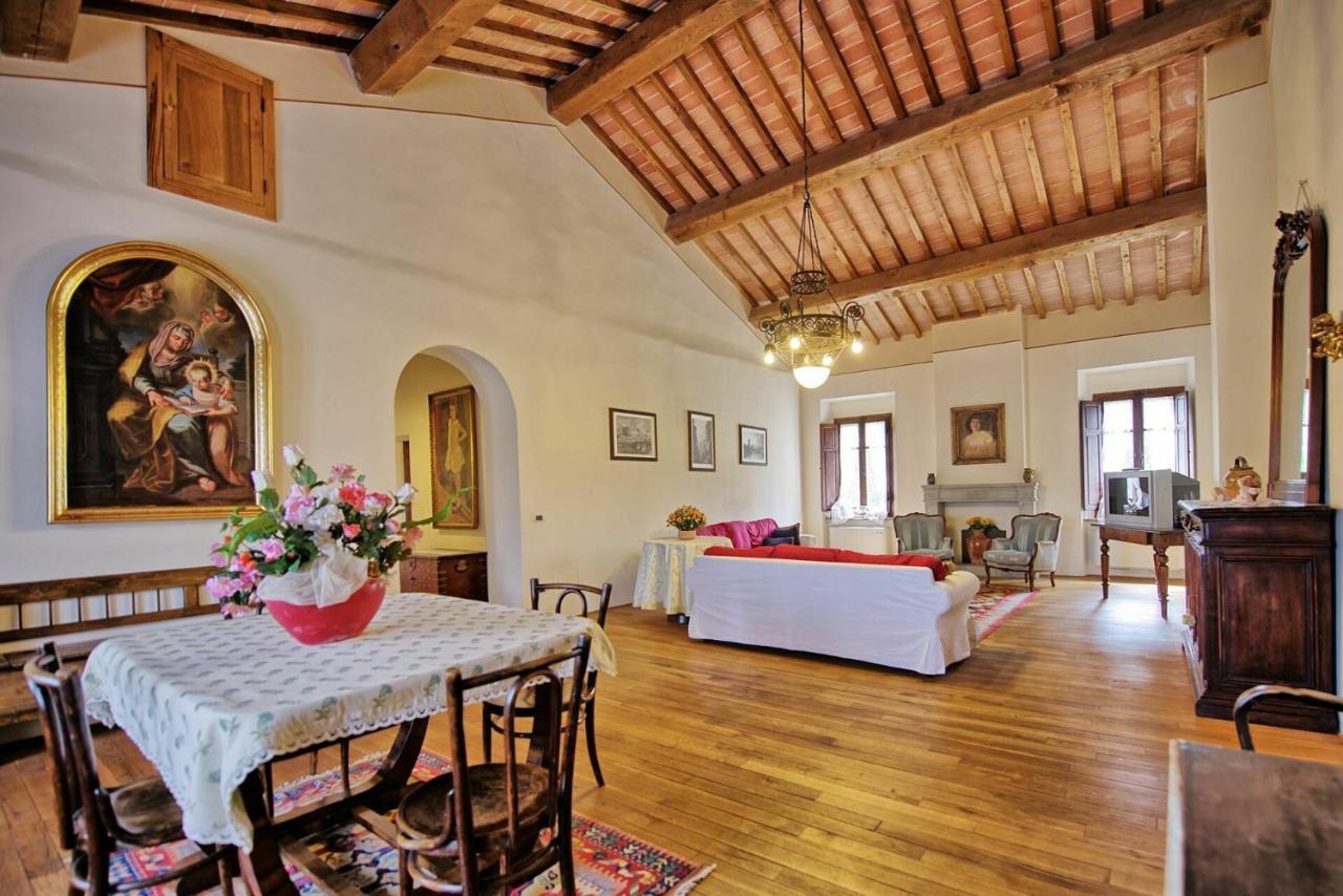 Villa Capolona By Posarellivillas Calbenzano Bagian luar foto