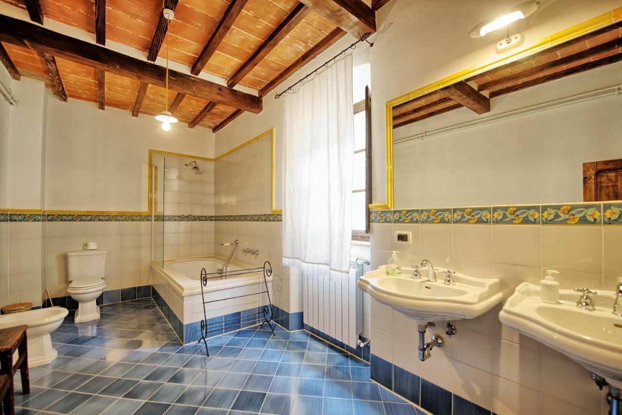 Villa Capolona By Posarellivillas Calbenzano Bagian luar foto